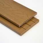 Puitimitatsiooniga WPC aialipp